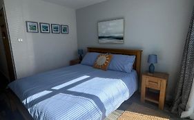 Entire Guest Suite In Four Mile Bridge, Rhoscolyn